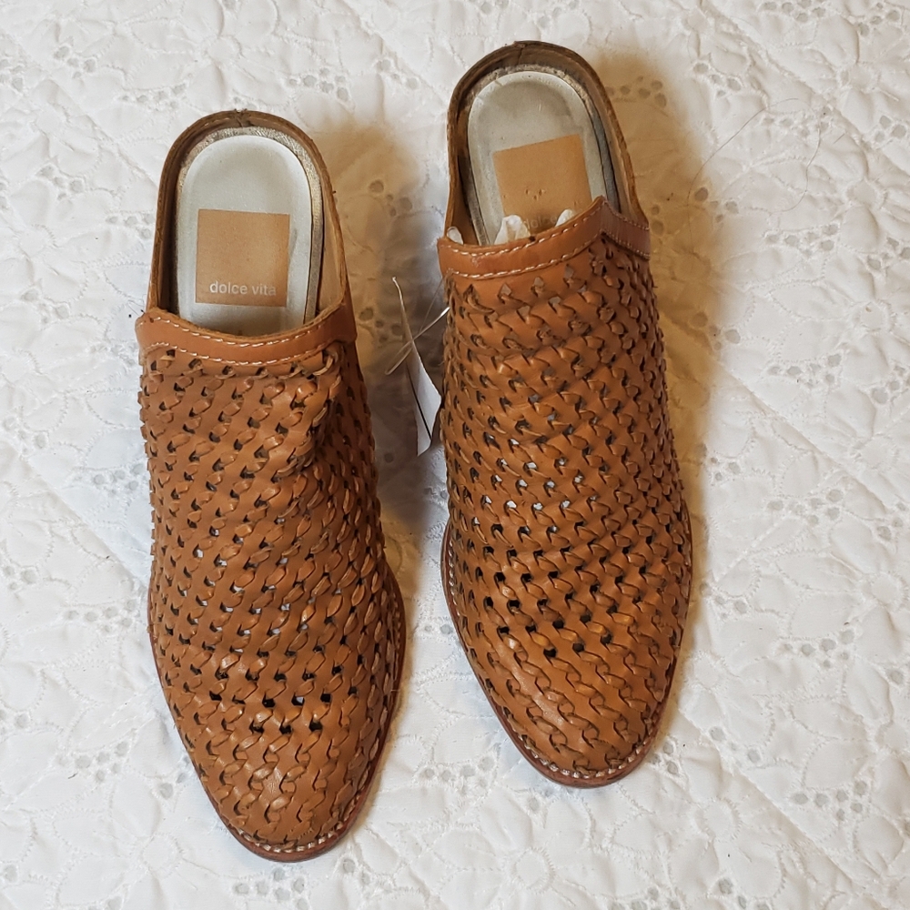 Dolce Vita size 6 shoe